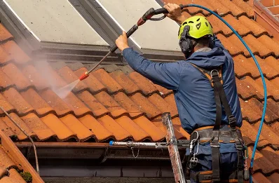 Démoussage et hydrofuge de toiture à Coudehard
